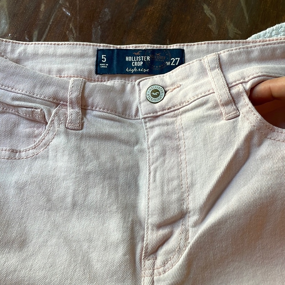 Crop jeans in pink